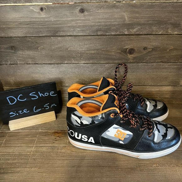 DC Other - Big Kids Children's DC Shoe USA Camo High Top Skateboarding Shoes Size 6.5 M GUC